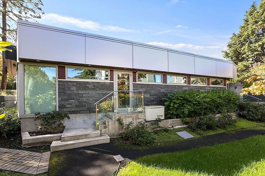 1909 Discovery Street Vancouver, BC - 39
