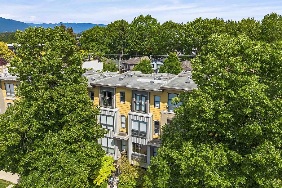 3750 Commercial Street Vancouver, BC - 1