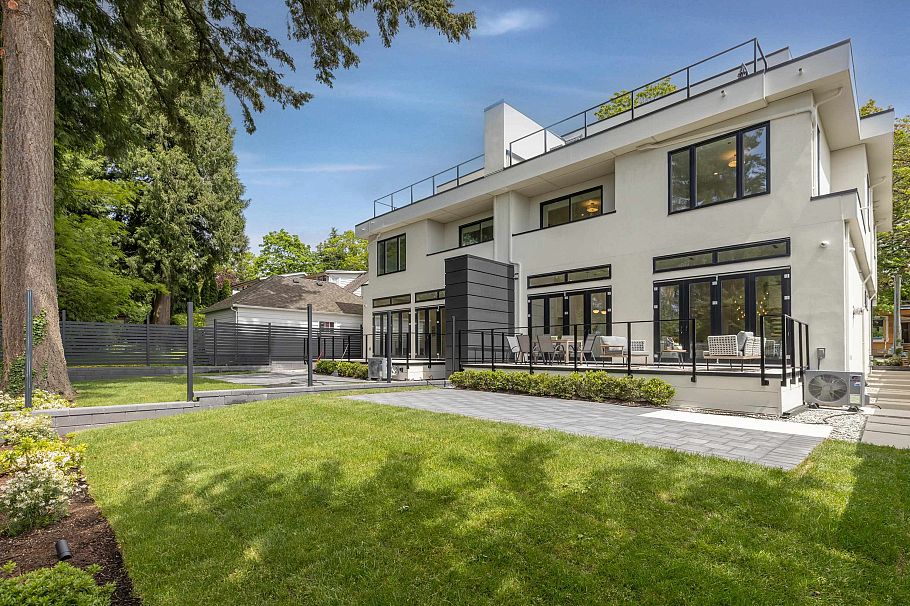 2 5061 Blenheim Street Vancouver, BC - 6