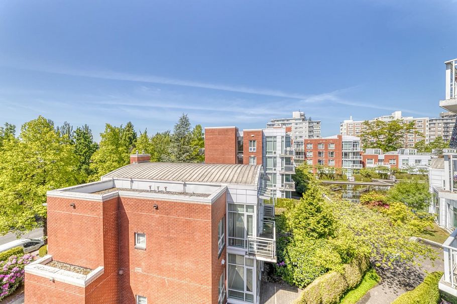 403 688 Fairchild Road Vancouver, BC - 24