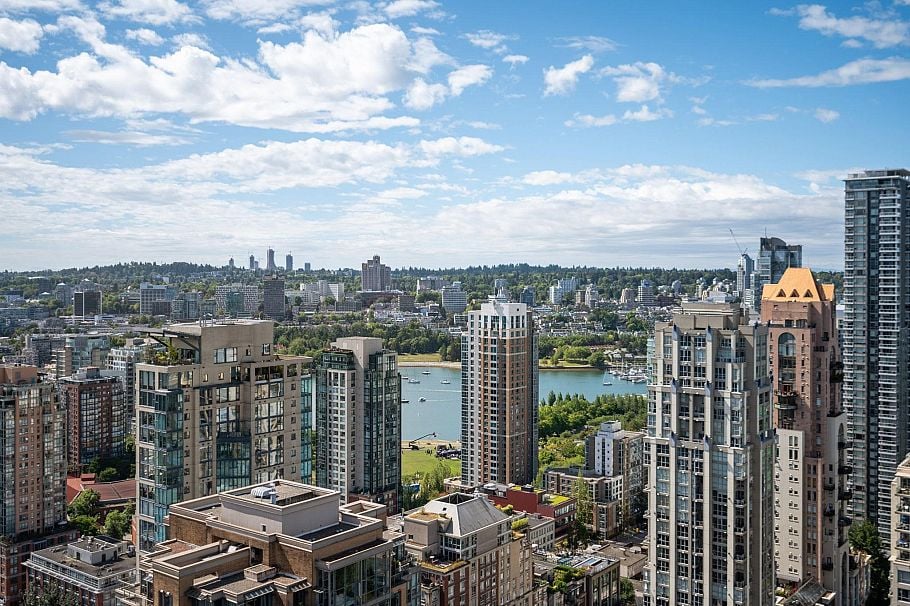 3306 1111 Richards Street Vancouver, BC - 1