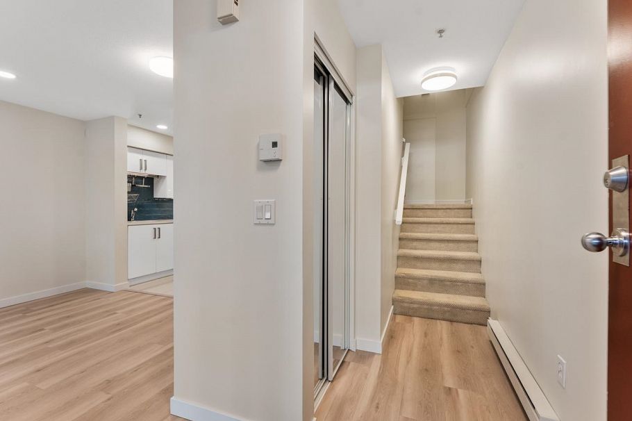 3138 W 4th Avenue Vancouver, BC - 4