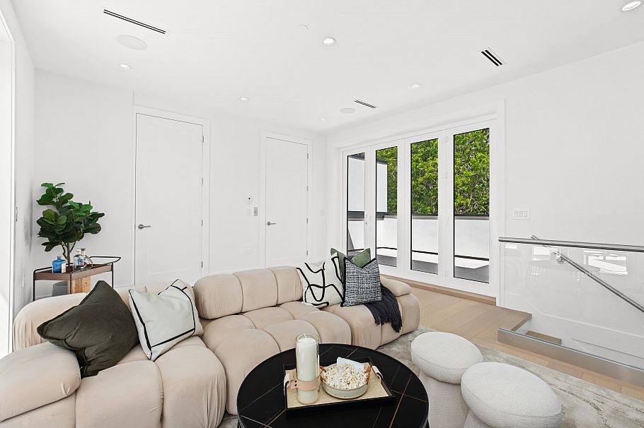2 5061 Blenheim Street Vancouver, BC - 37