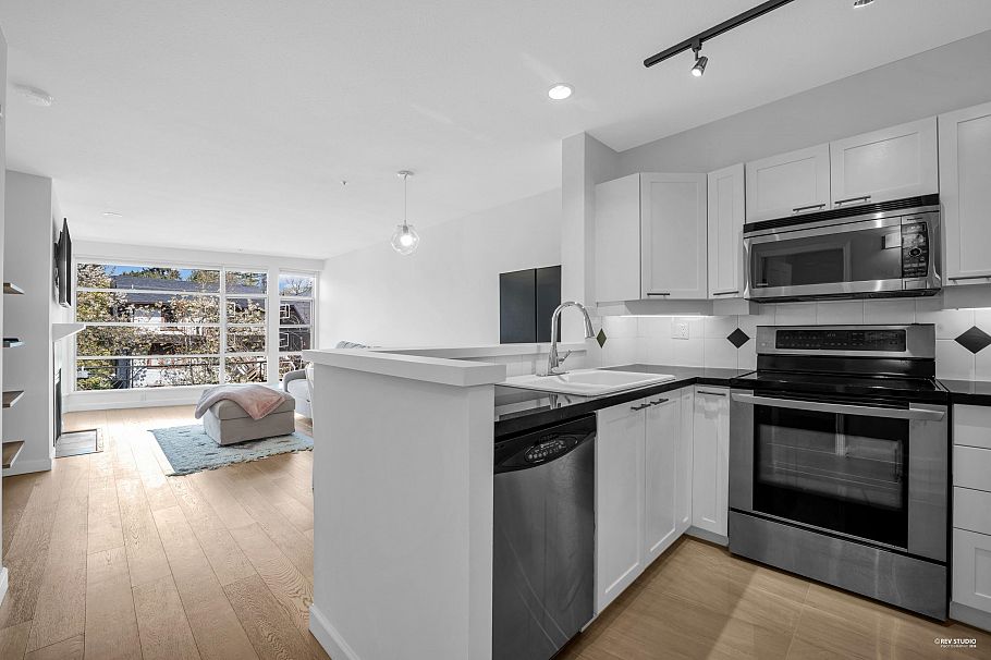 404 2575 W 4th Avenue Vancouver, BC - 10