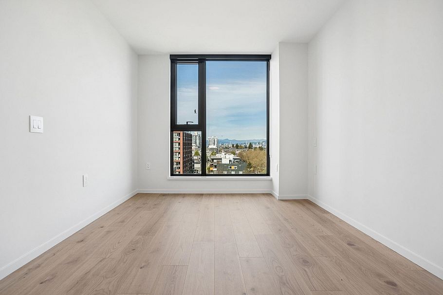 753 5189 Earles Street Vancouver, BC - 5
