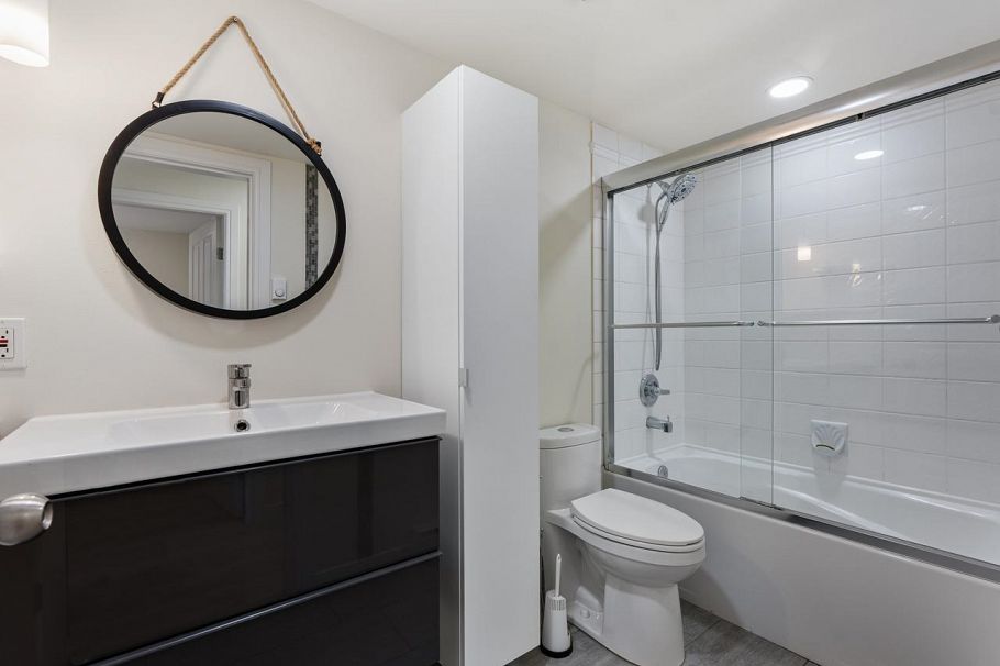 3138 W 4th Avenue Vancouver, BC - 14