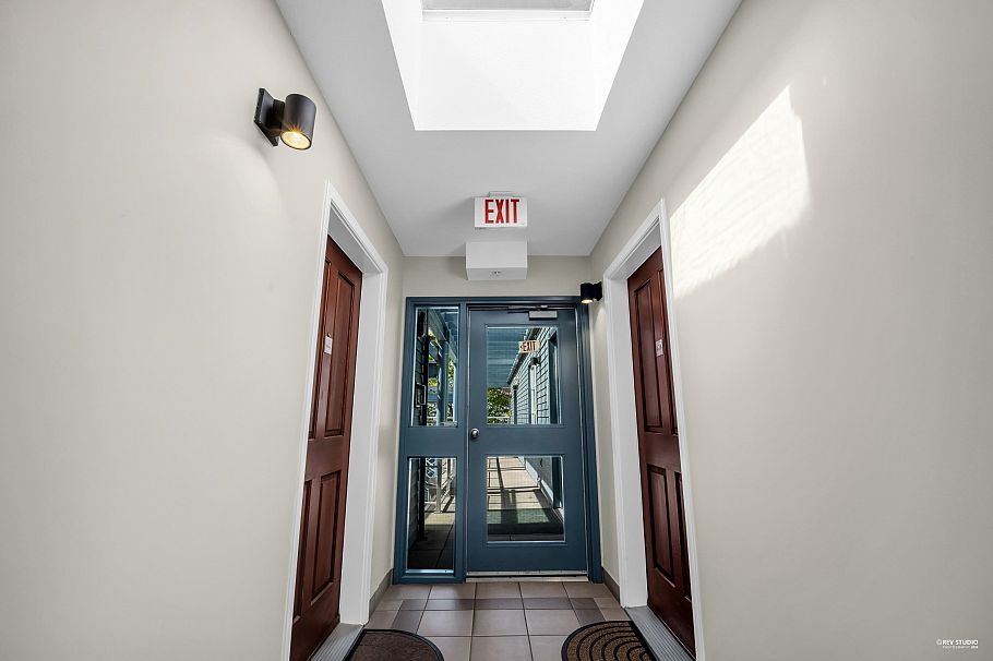 404 2575 W 4th Avenue Vancouver, BC - 27