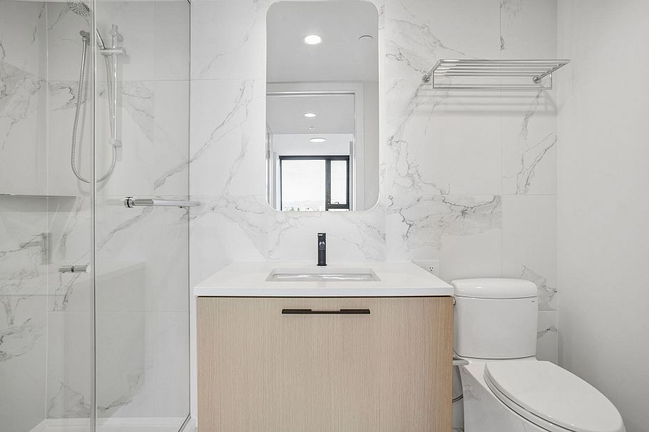 753 5189 Earles Street Vancouver, BC - 9