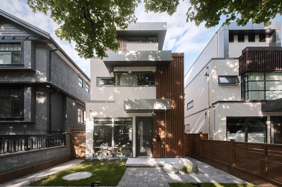 4717 Lanark Street Vancouver, BC - 1
