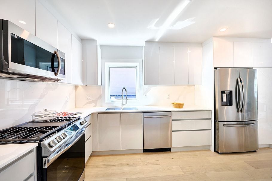 810 E 51st Avenue Vancouver, BC - 6