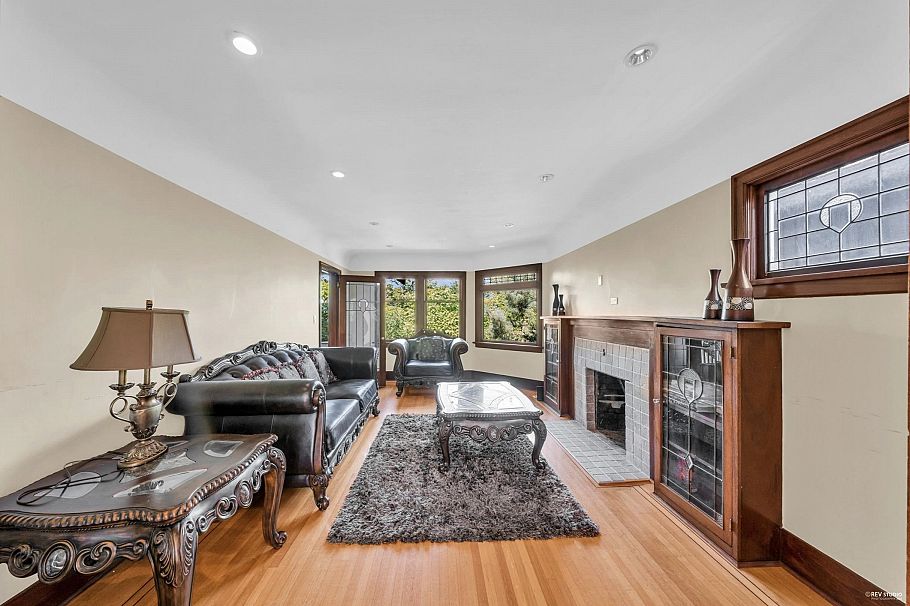 4580 W 1st Avenue Vancouver, BC - 3
