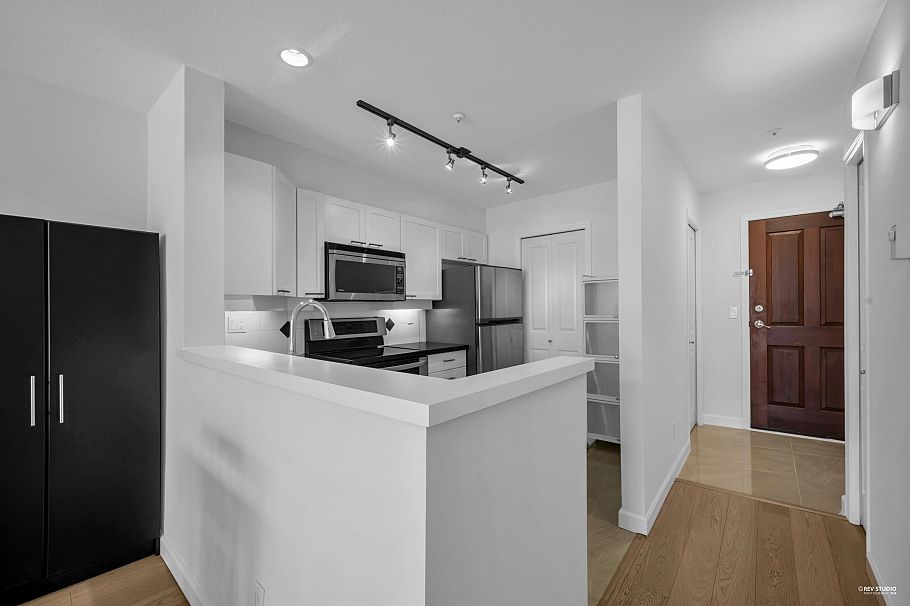 404 2575 W 4th Avenue Vancouver, BC - 15