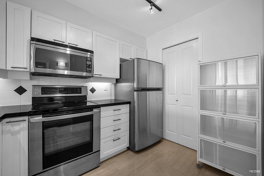 404 2575 W 4th Avenue Vancouver, BC - 13