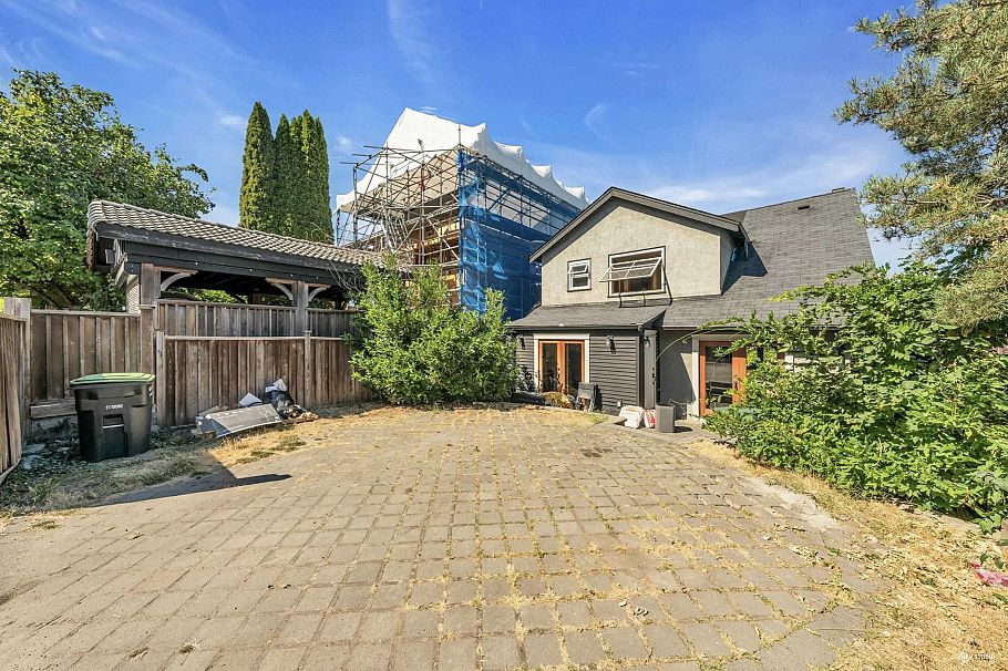 4580 W 1st Avenue Vancouver, BC - 11