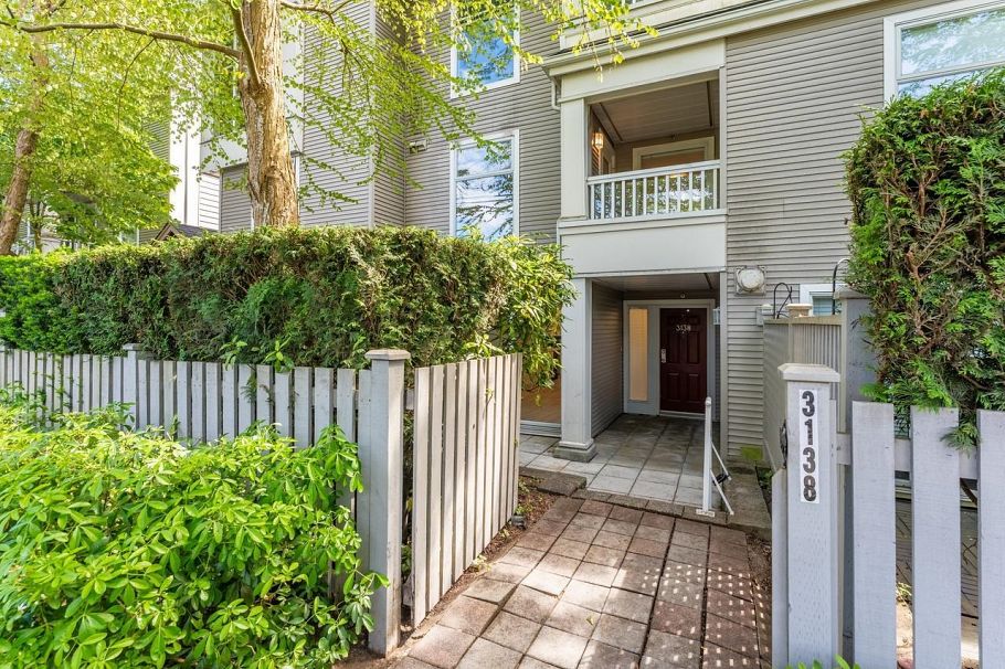 3138 W 4th Avenue Vancouver, BC - 1
