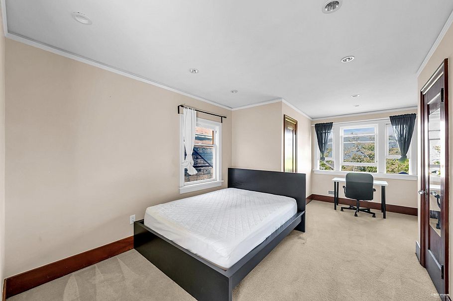 4580 W 1st Avenue Vancouver, BC - 10