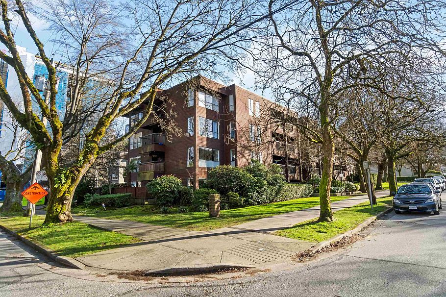 402 2920 Ash Street Vancouver, BC - 1