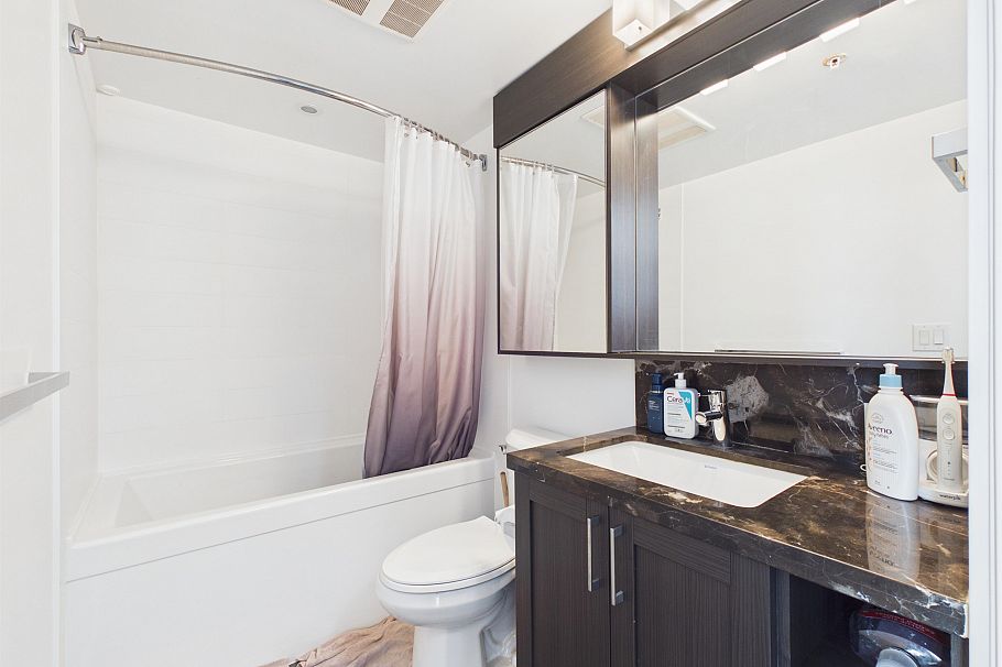 2202 5515 Boundary Road Vancouver, BC - 9