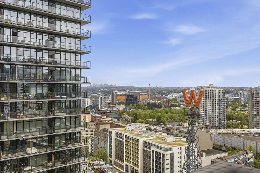 2605 128 W Cordova Street Vancouver, BC - 11