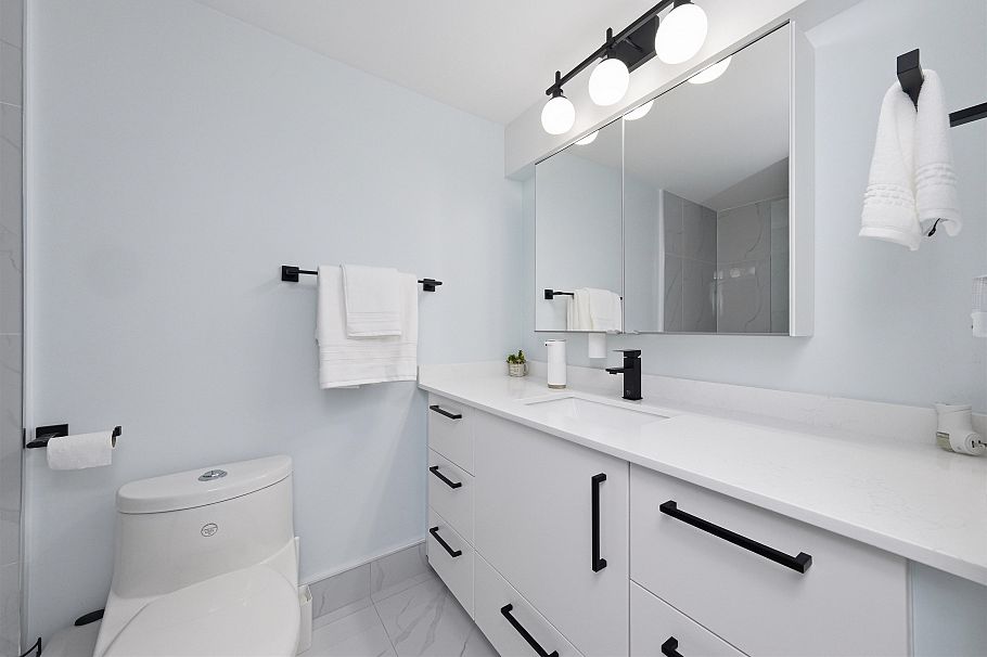 606 137 W 17 Street North Vancouver, BC - 24