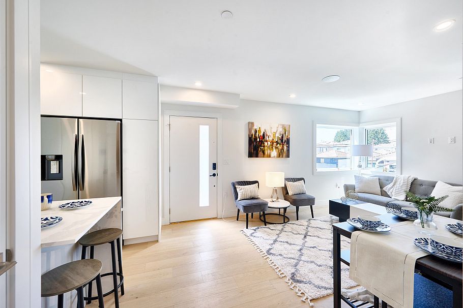 810 E 51st Avenue Vancouver, BC - 4