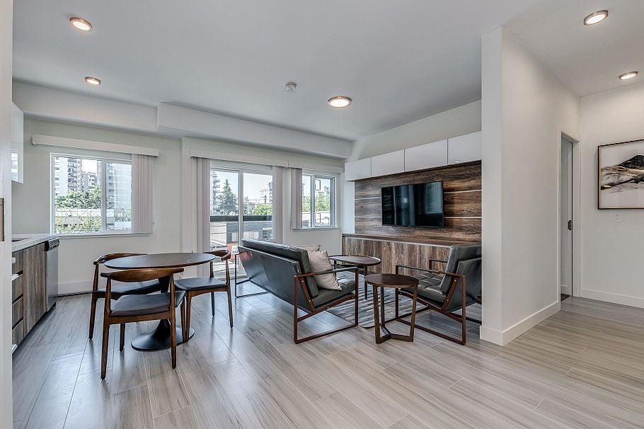 205 1168 PENDRELL, Vancouver BC V6E 1L4 Vancouver, BC - 2