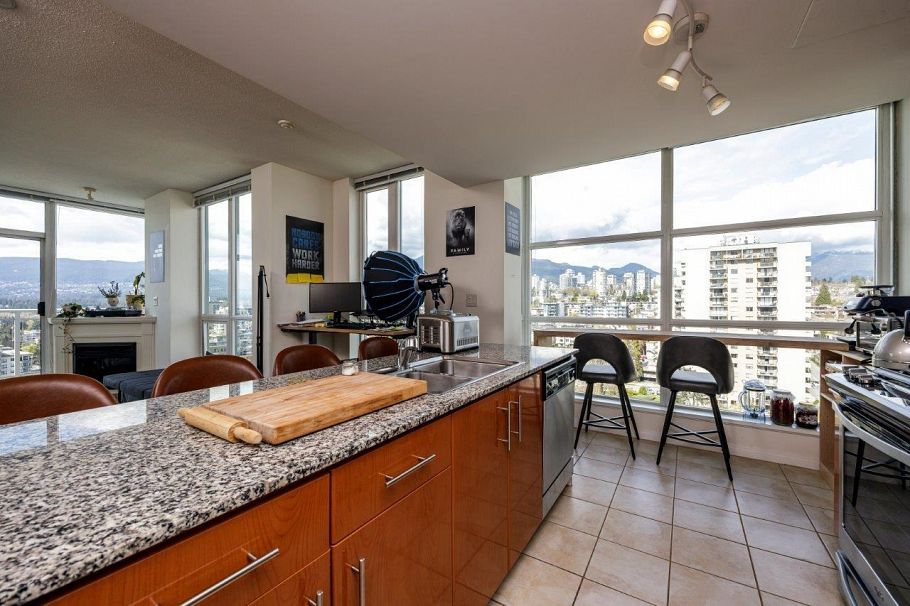 2107 188 E Esplanade North Vancouver, BC - 9