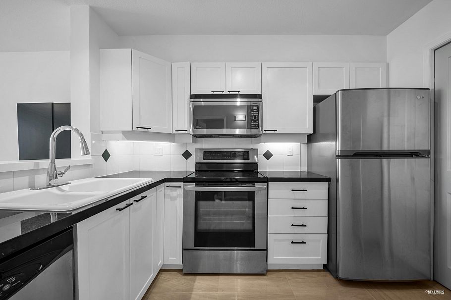 404 2575 W 4th Avenue Vancouver, BC - 12
