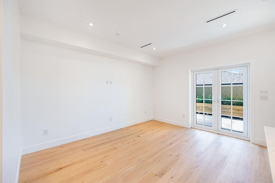 265 W 6th Street North Vancouver, BC - 3