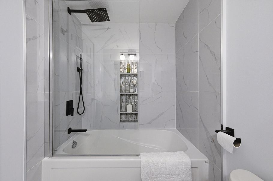 606 137 W 17 Street North Vancouver, BC - 25
