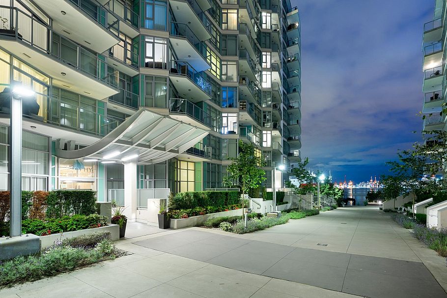 803 199 Victory Ship Way North Vancouver, BC - 35
