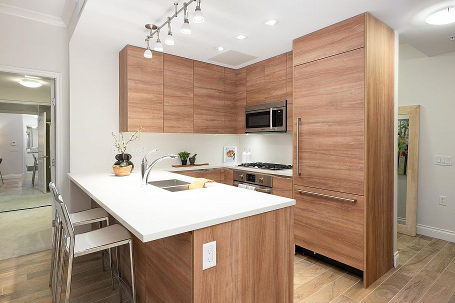 803 199 Victory Ship Way North Vancouver, BC - 9