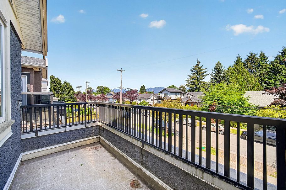 3034 Kings Avenue Vancouver, BC - 10