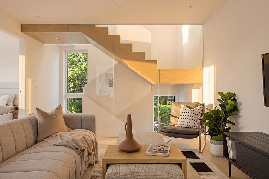 2 2830 Musqueamview Street Vancouver, BC - 14