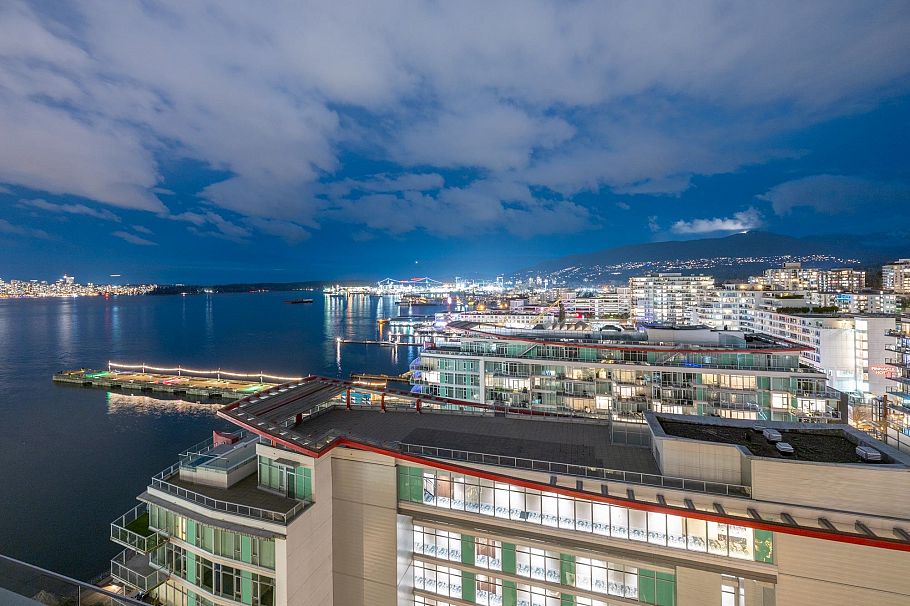 803 199 Victory Ship Way North Vancouver, BC - 30