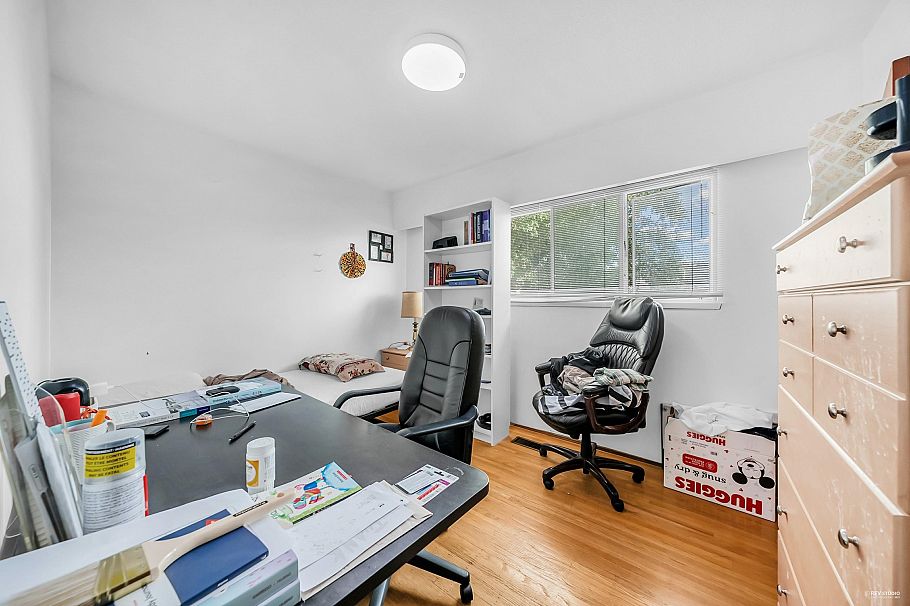 2975 E 41st Avenue Vancouver, BC - 11