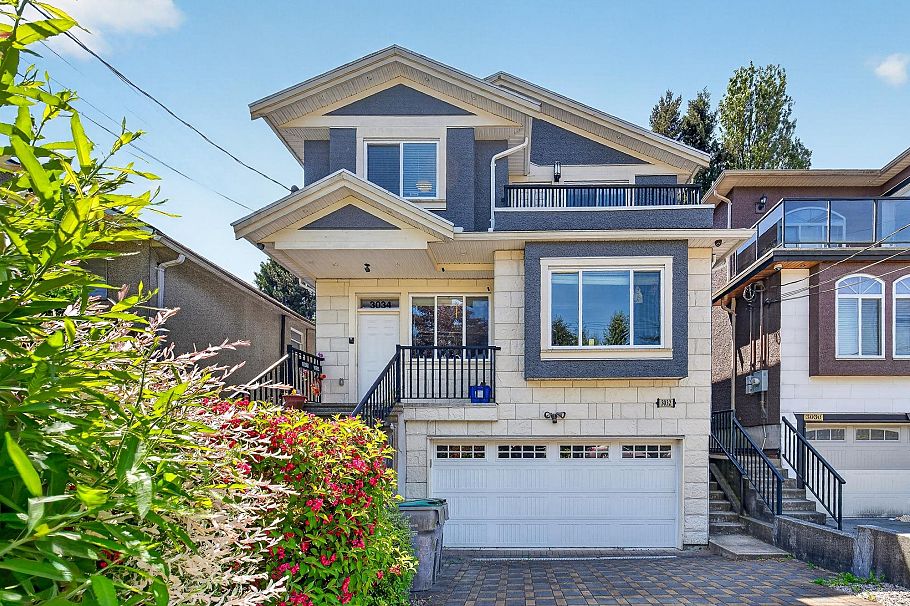 3034 Kings Avenue Vancouver, BC - 1