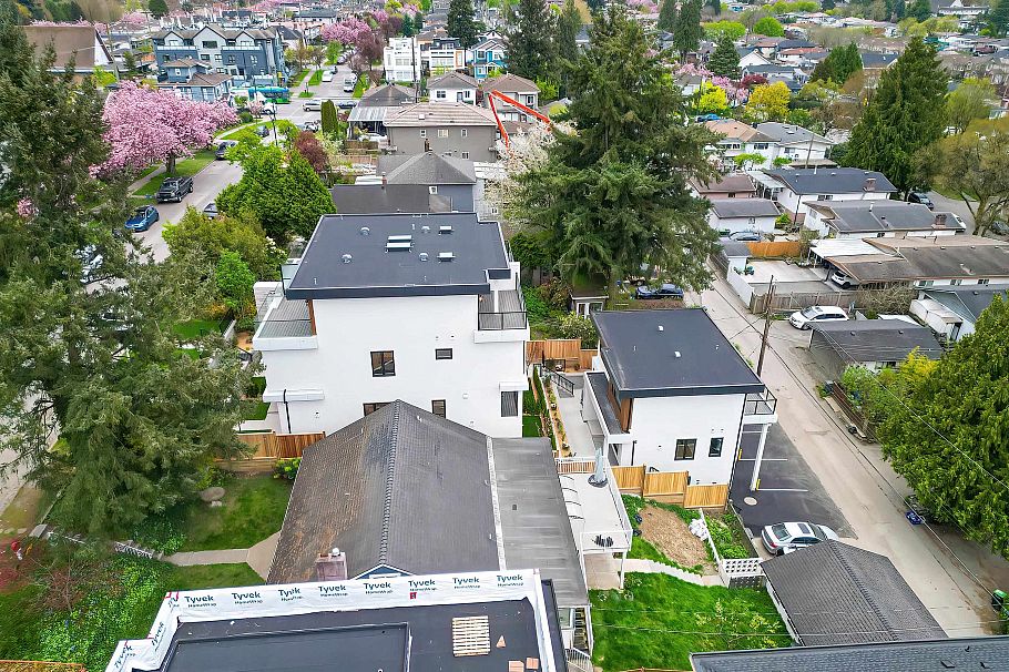 2 5595 Fleming Street Vancouver, BC - 5