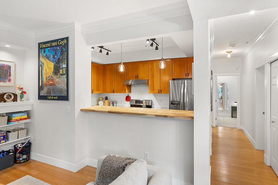 357 W 11th Avenue Vancouver, BC - 23