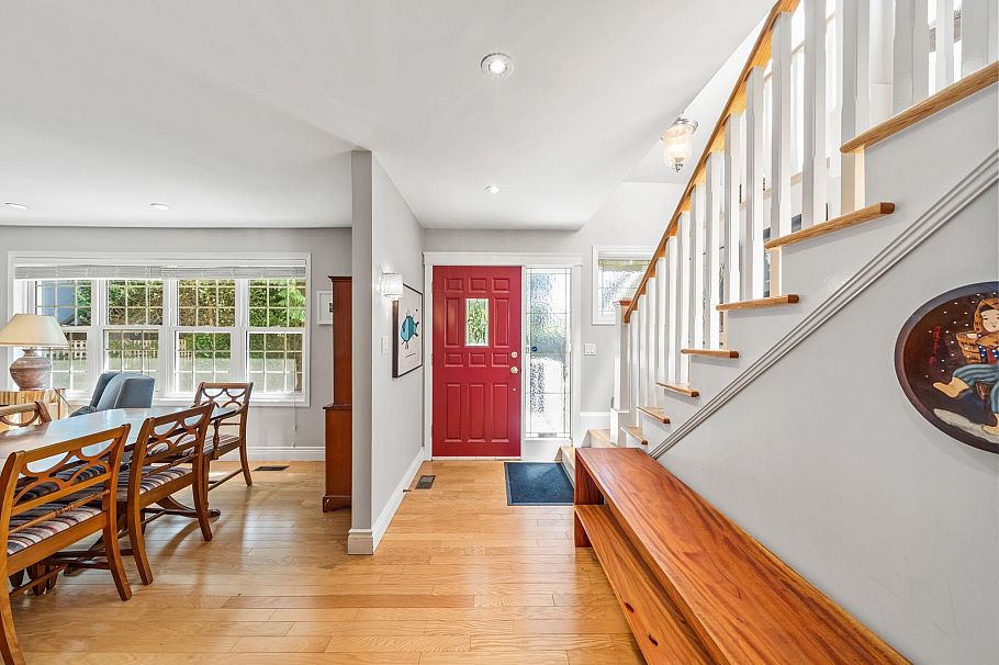 230 W 22nd Street North Vancouver, BC - 21