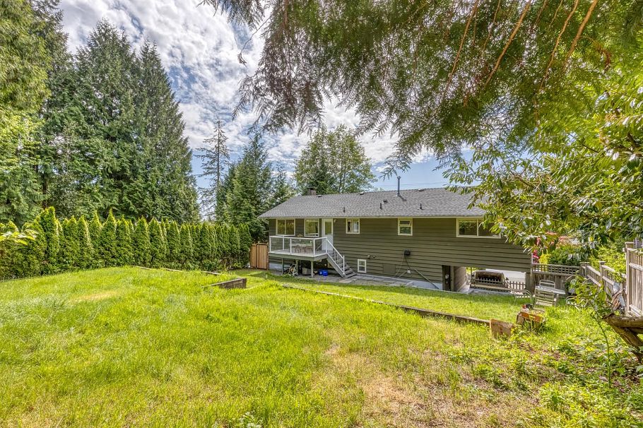 4902 Ranger Avenue North Vancouver, BC - 24