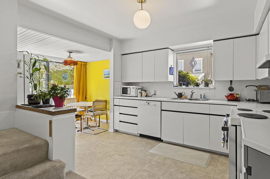 1986 W 35th Avenue Vancouver, BC - 17