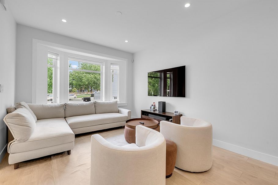 2316 Brock Street Vancouver, BC - 2
