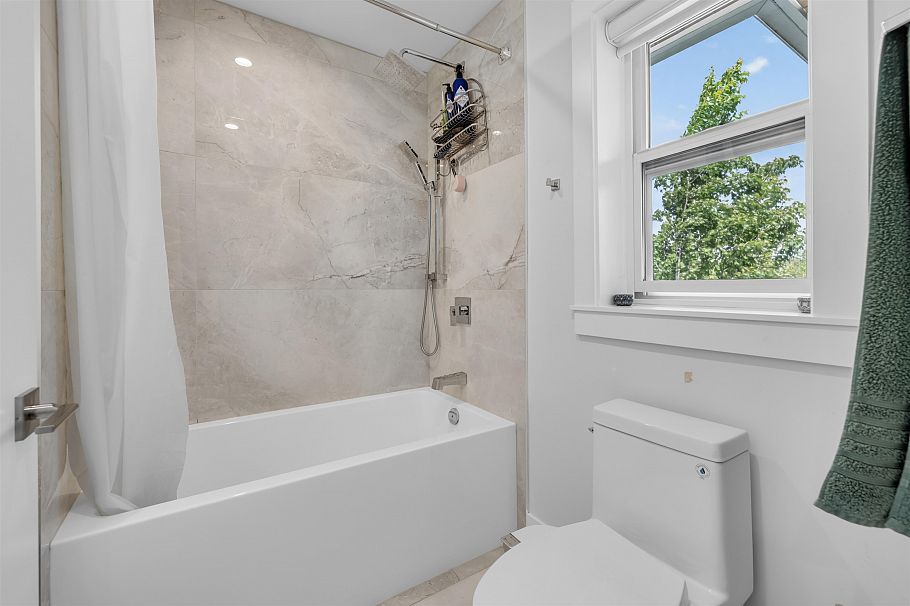 2316 Brock Street Vancouver, BC - 19