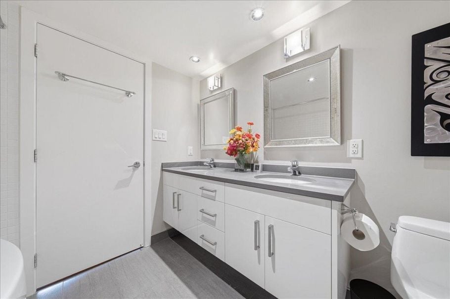 1601 155 W 1st Street North Vancouver, BC - 27