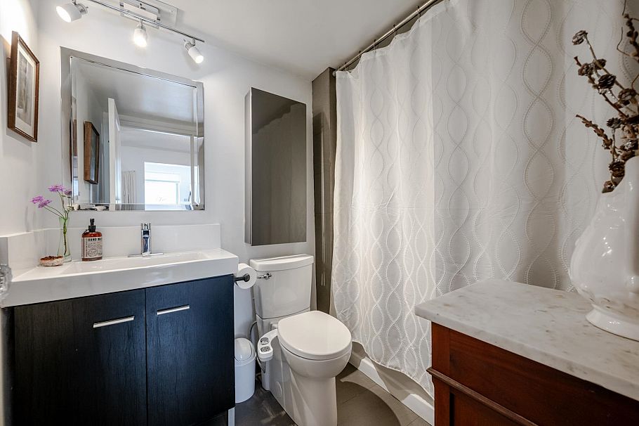 101 1875 W 8th Avenue Vancouver, BC - 25