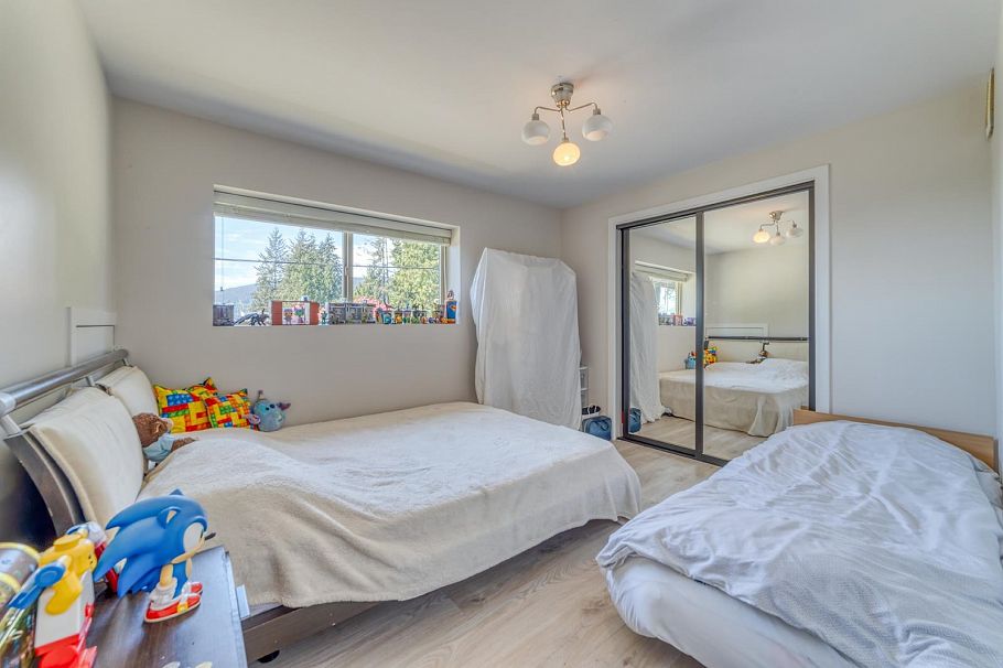 4902 Ranger Avenue North Vancouver, BC - 21