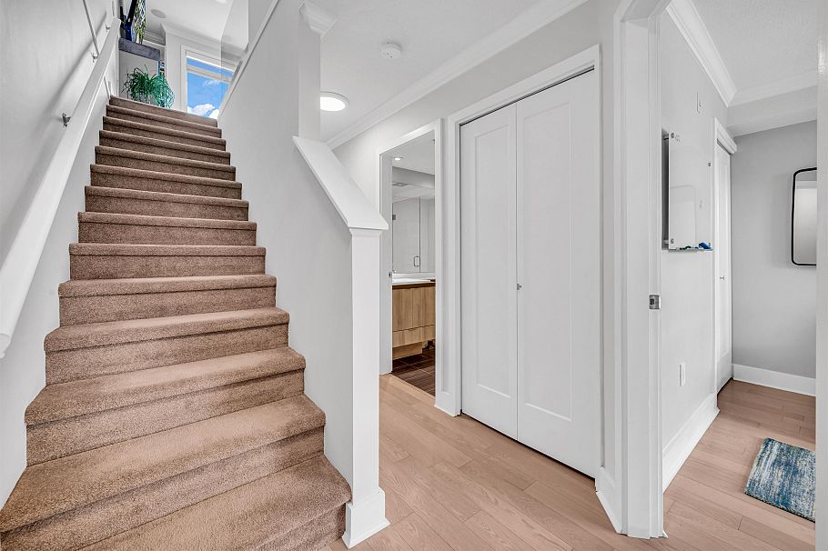 74 728 W 14th Street North Vancouver, BC - 10