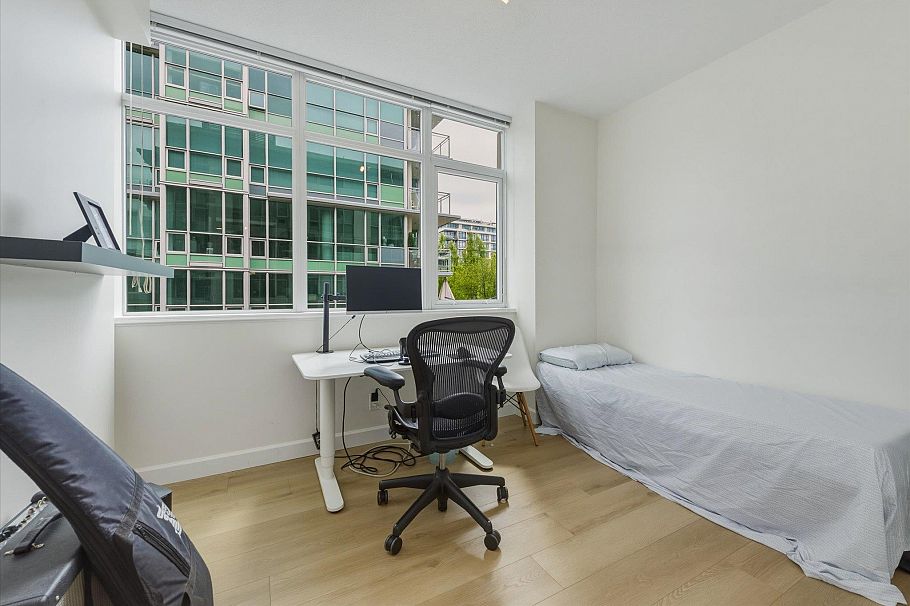 303 100 E Esplanade North Vancouver, BC - 15