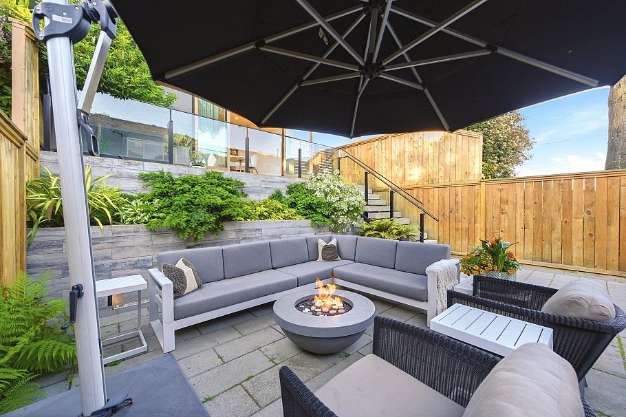 308 E 6th Street North Vancouver, BC - 35
